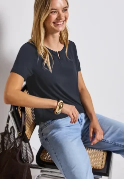 Shirt met uitsnijding