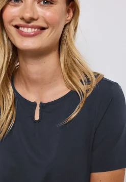 Shirt met uitsnijding