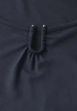 Shirt met uitsnijding