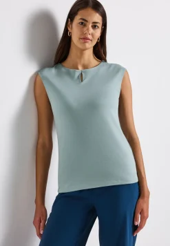 Shirt met uitsnijding