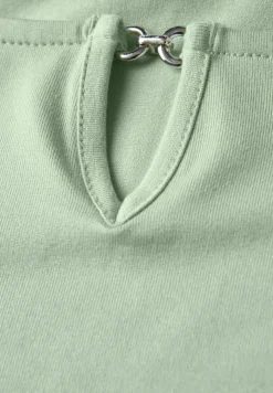Shirt met uitsnijding