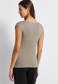 Shirt met uitsnijding