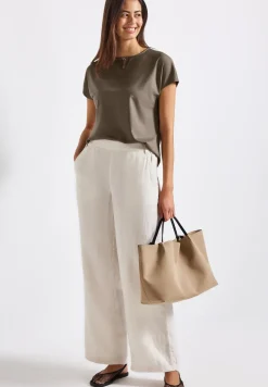 Shirt met uitsnijding