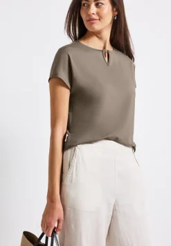 Shirt met uitsnijding