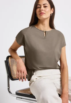 Shirt met uitsnijding
