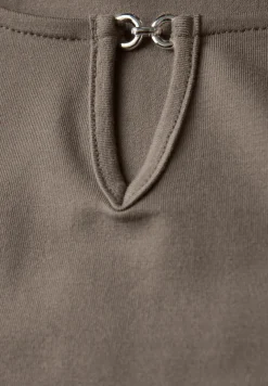 Shirt met uitsnijding