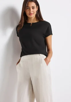 Shirt met uitsnijding