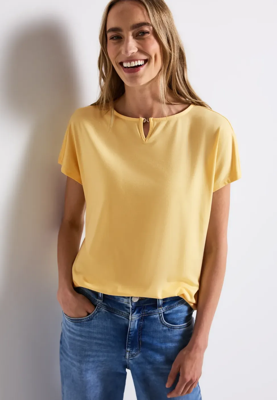 Shirt met uitsnijding