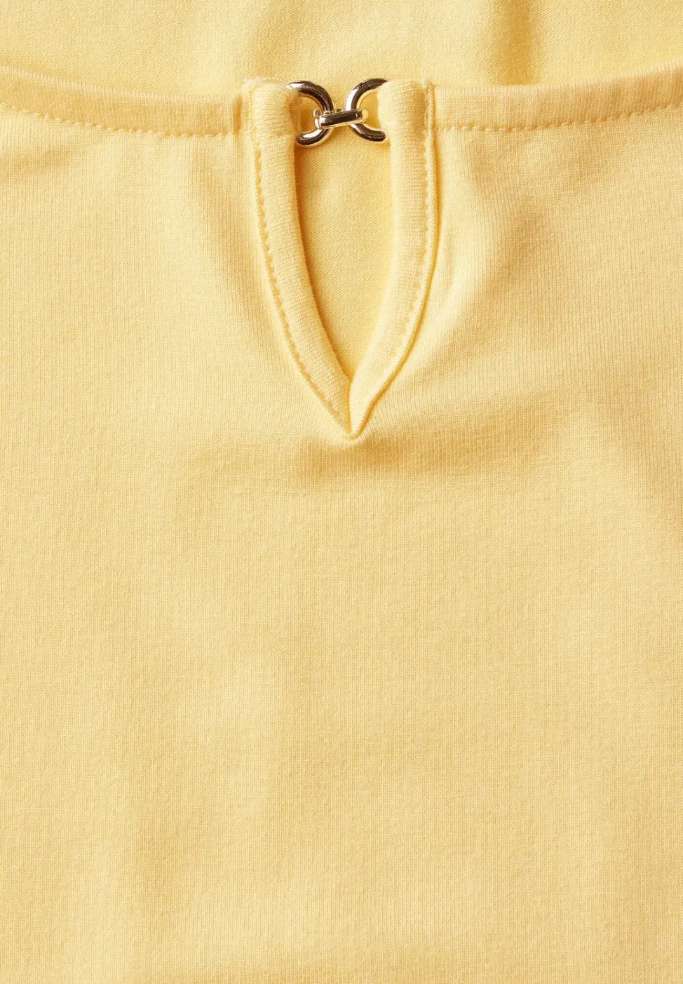 Shirt met uitsnijding