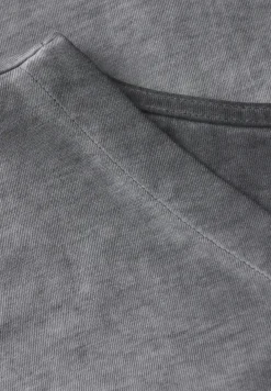 Shirt met V-hals en gewassen look