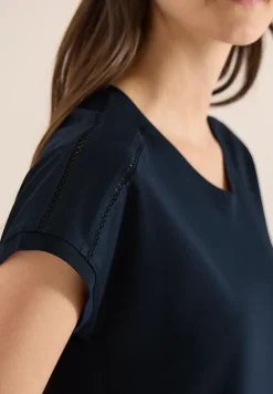 Shirt met V-hals en kanten detail