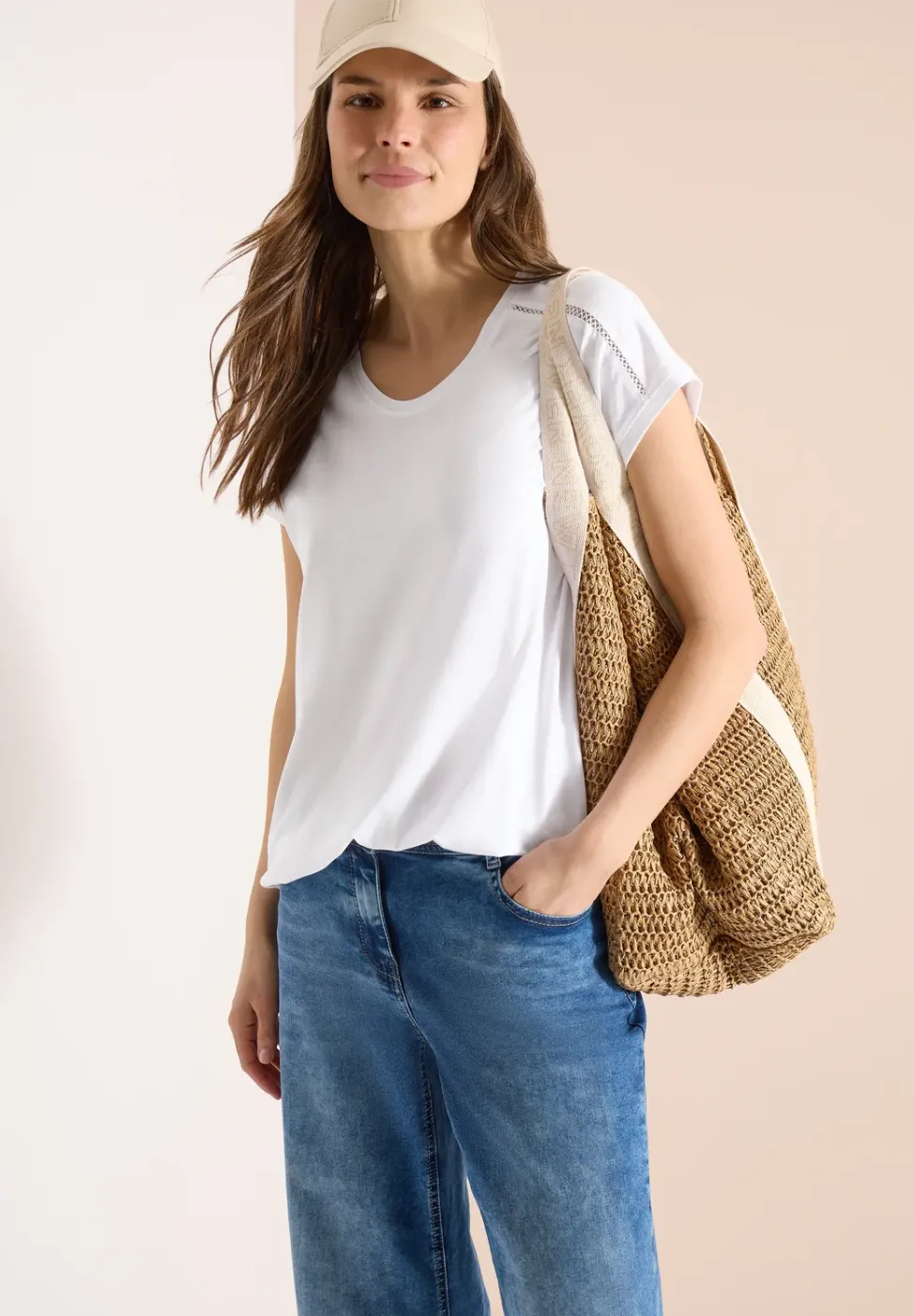 Shirt met V-hals en kanten detail