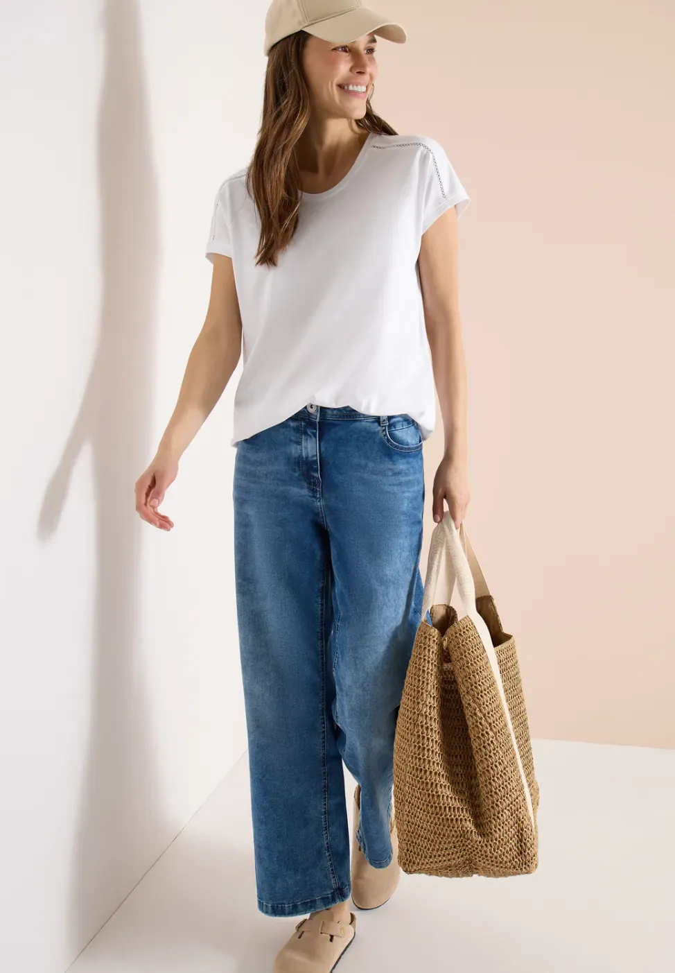 Shirt met V-hals en kanten detail
