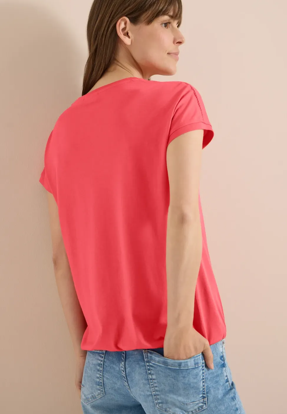 Shirt met V-hals en kanten detail
