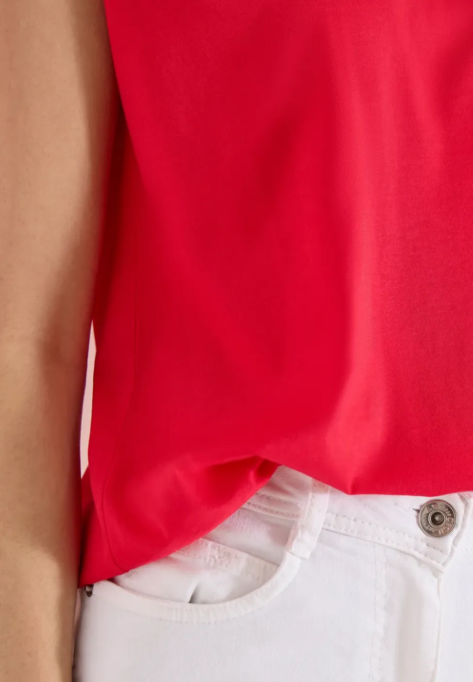 Shirt met V-hals en kanten detail