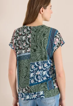 Shirt met V-hals en patchworkprint