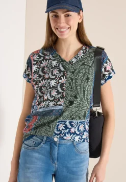 Shirt met V-hals en patchworkprint