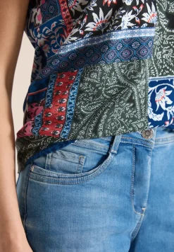 Shirt met V-hals en patchworkprint