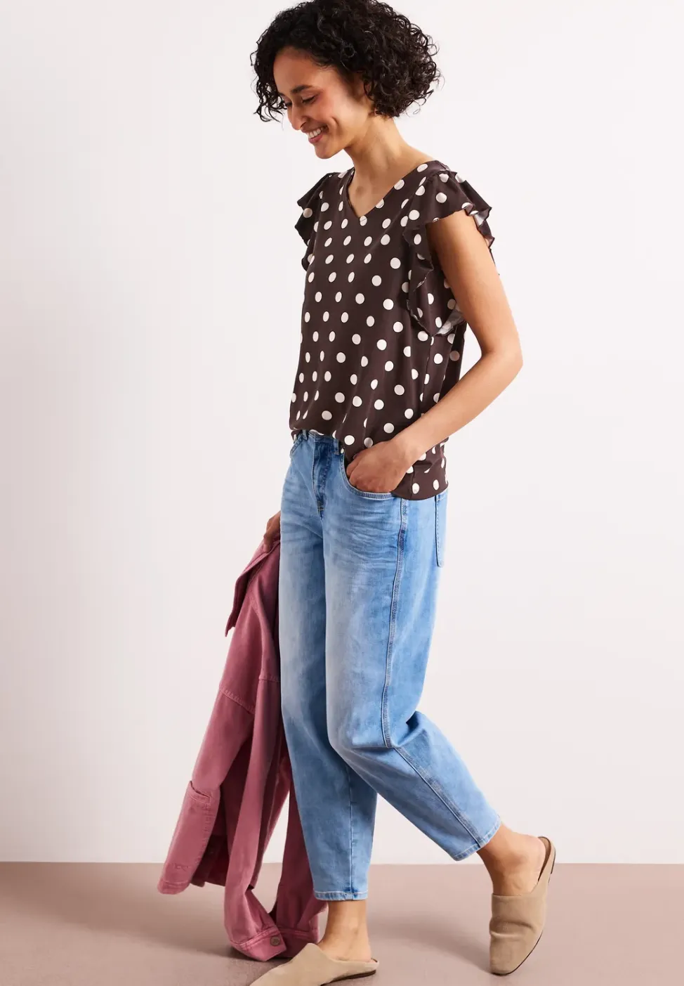 Shirt met V-hals en volantmouwen