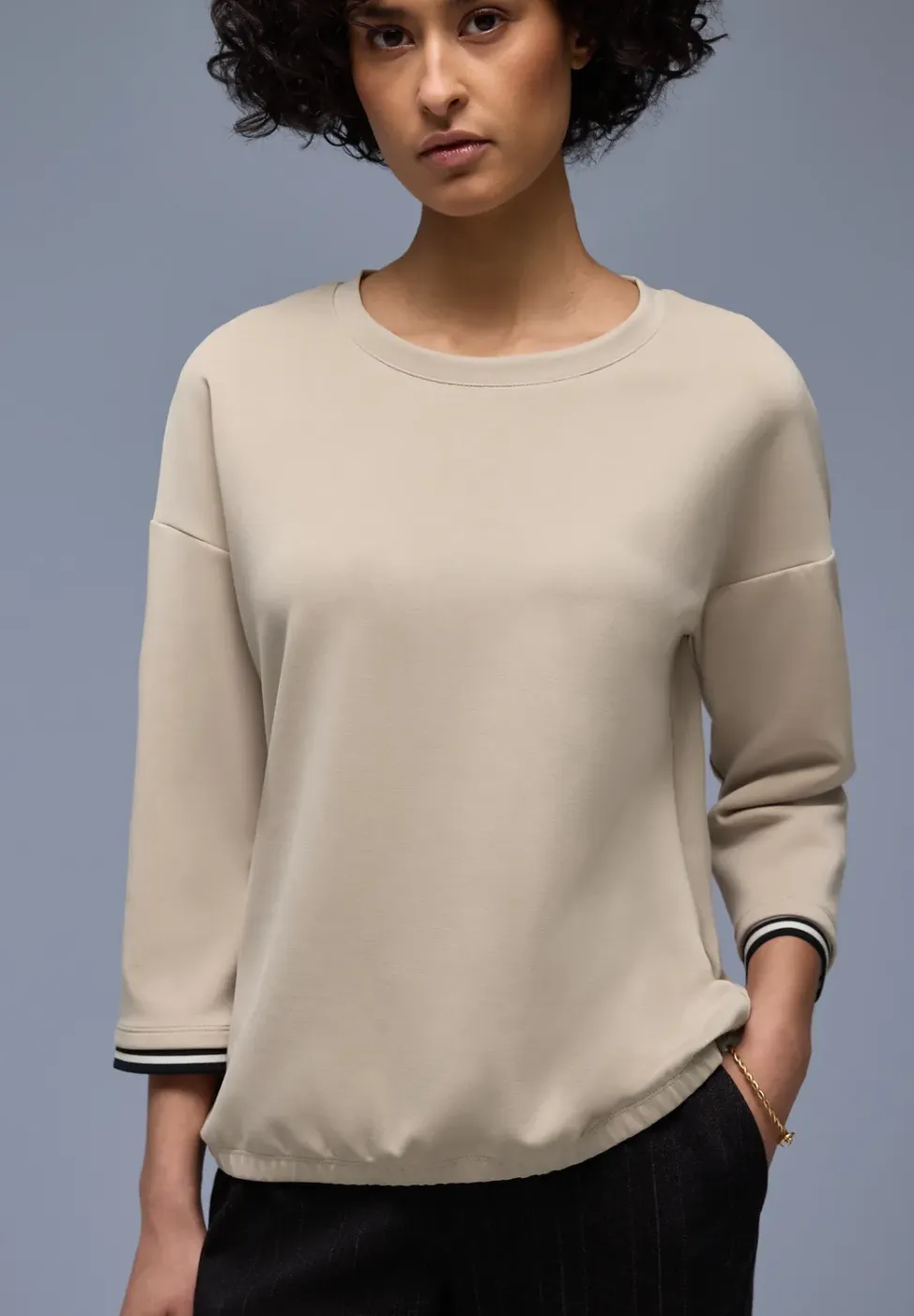 Shirt met zijdeachtige look en details