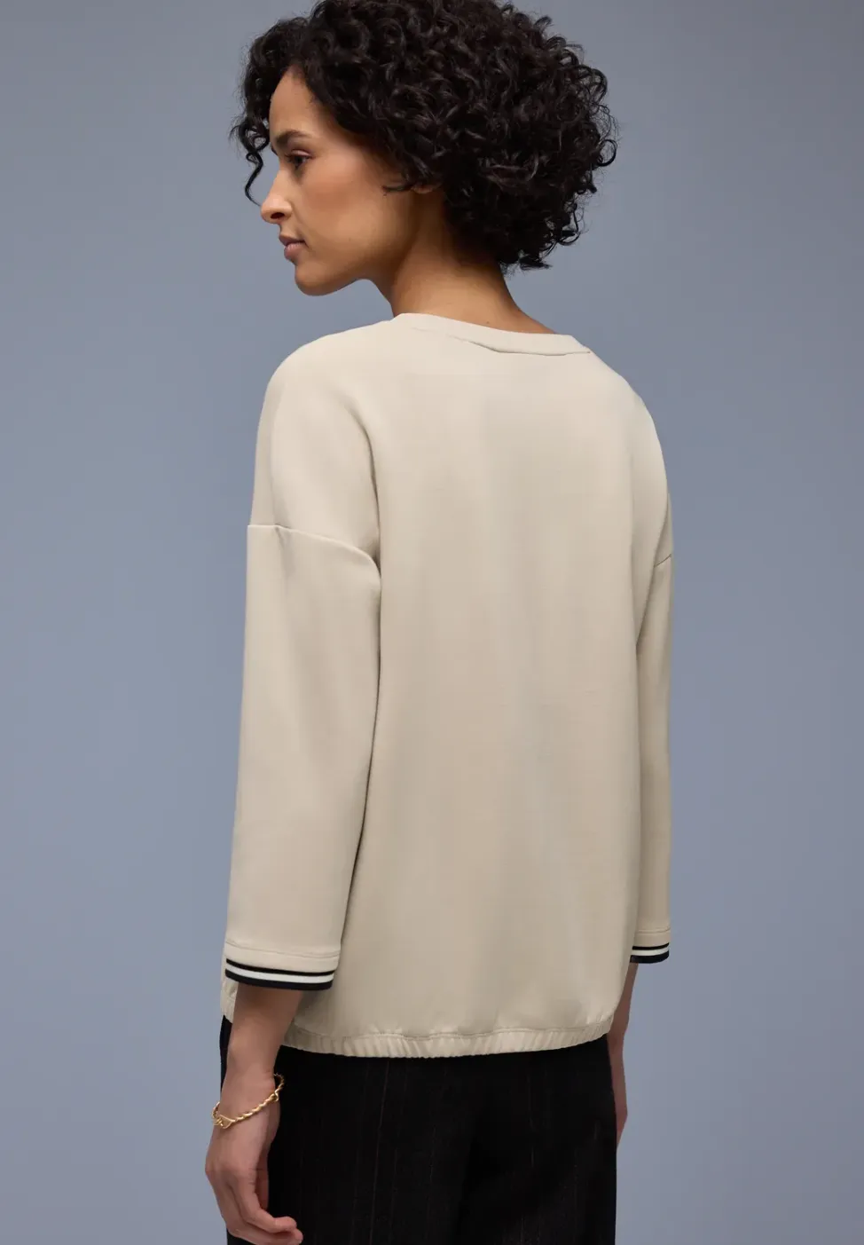 Shirt met zijdeachtige look en details