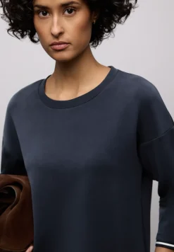 Shirt met zijdeachtige look en details