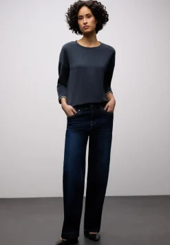 Shirt met zijdeachtige look en details
