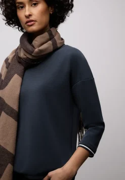 Shirt met zijdeachtige look en details