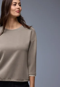 Shirt met zijdeachtige look en details
