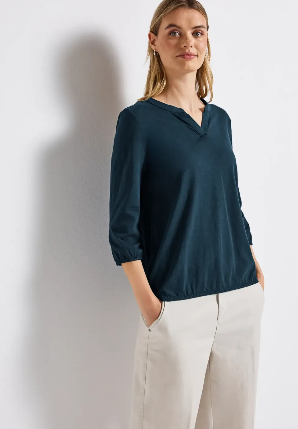 Shirt van jersey met gespleten hals