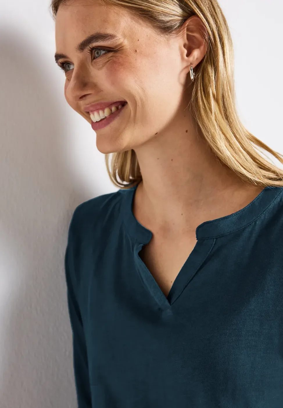 Shirt van jersey met gespleten hals