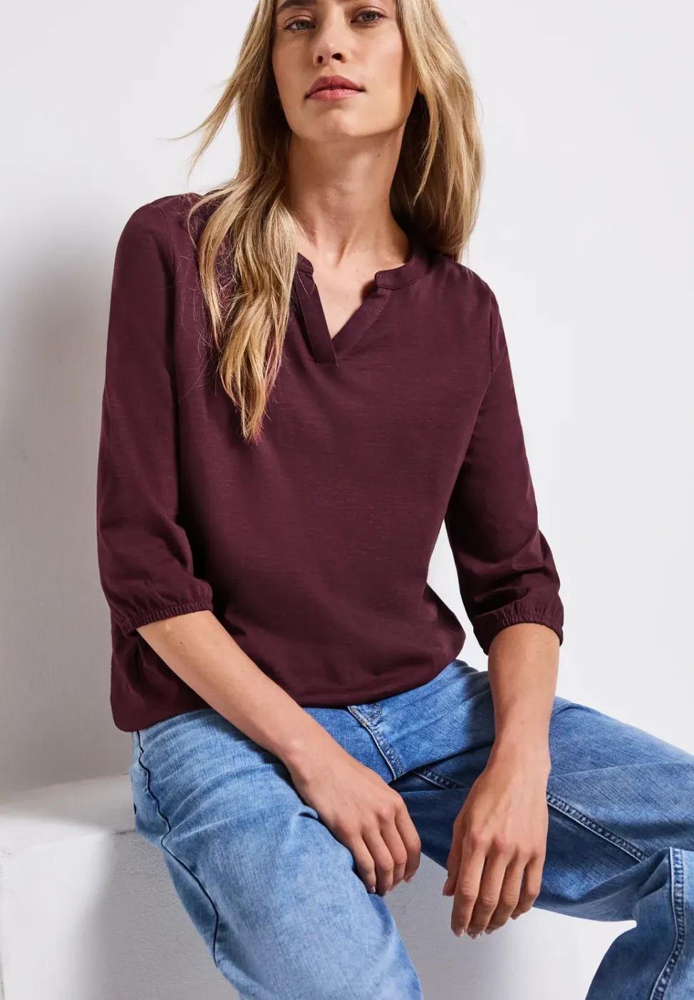 Shirt van jersey met gespleten hals