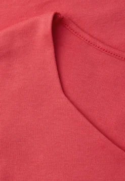 Shirt zonder mouwen met diamanten halslijn