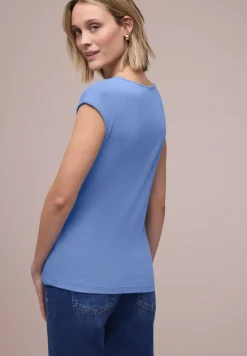 Shirt zonder mouwen met diamanten halslijn