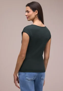Shirt zonder mouwen met diamanten halslijn