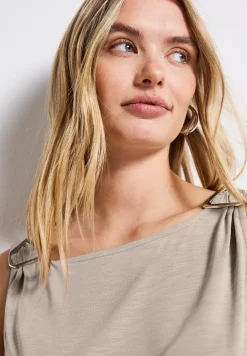 Silk-Look top