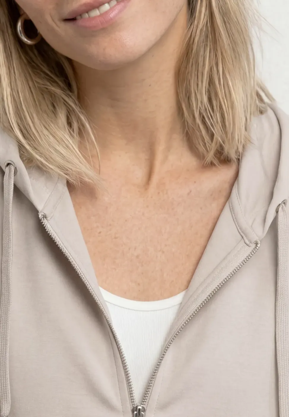 Silk-Look vest met capuchon