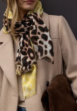 Sjaal Leo