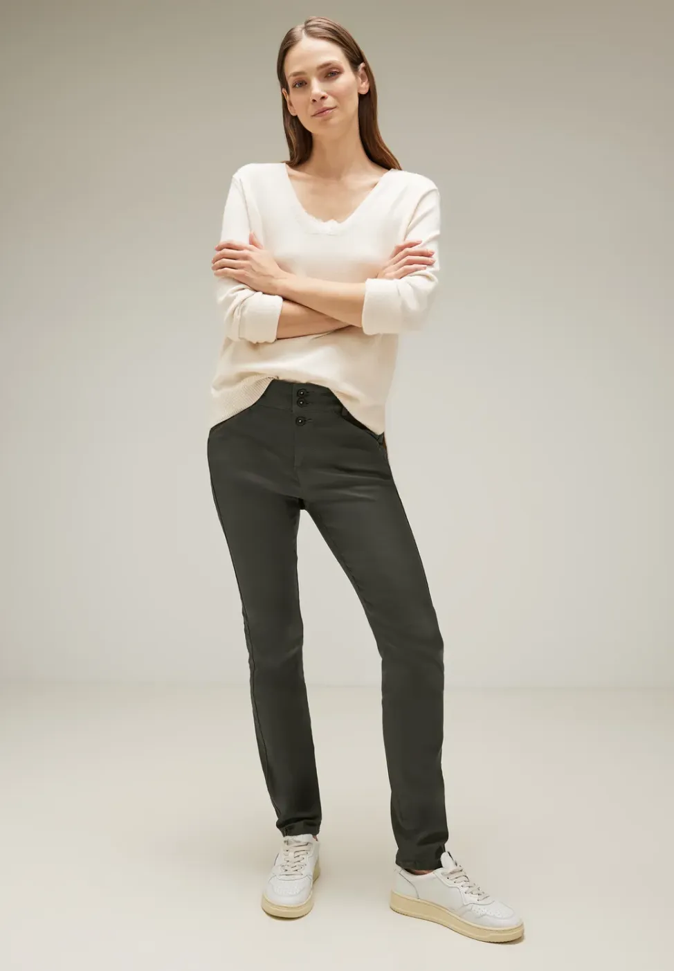 Slim fit broek met coating