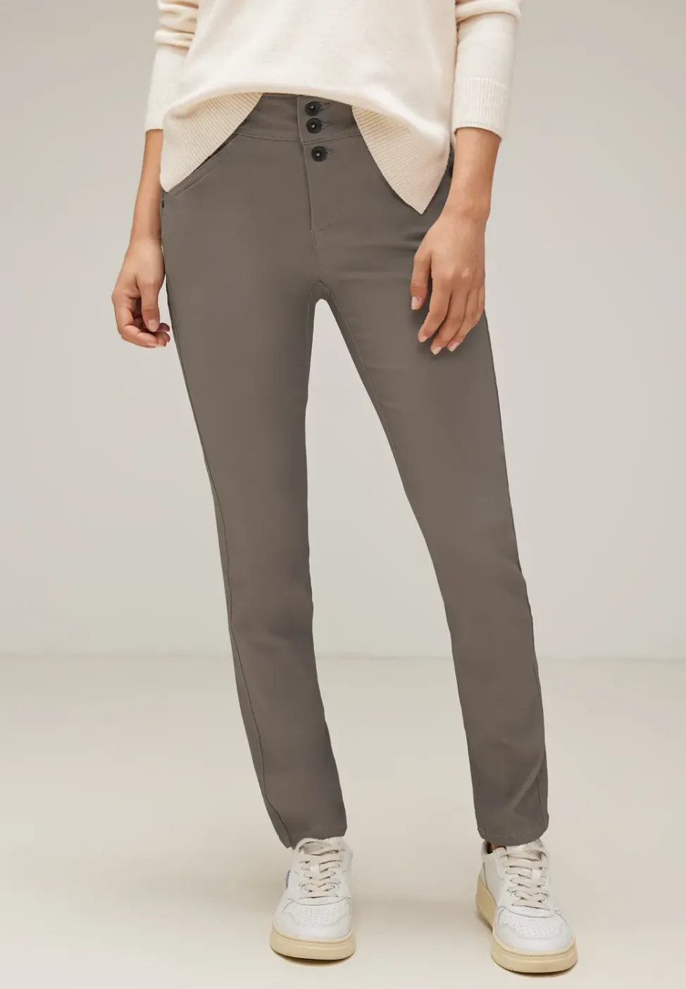 Slim fit broek met coating