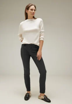 Slim fit broek met coating