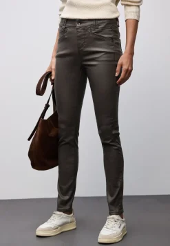 Slim Fit gecoate broek