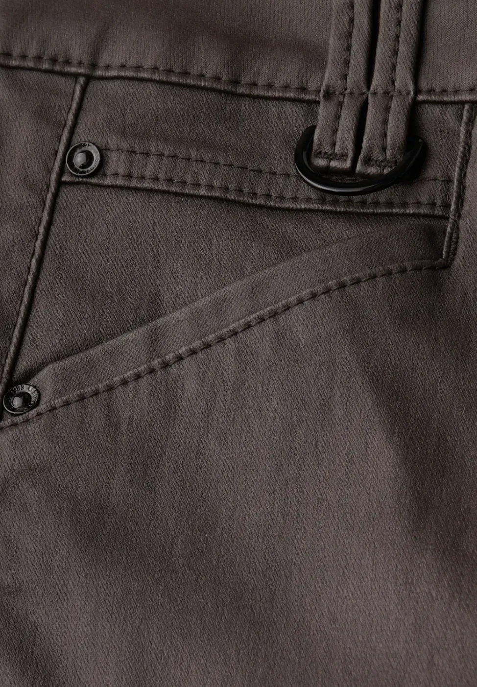 Slim Fit gecoate broek