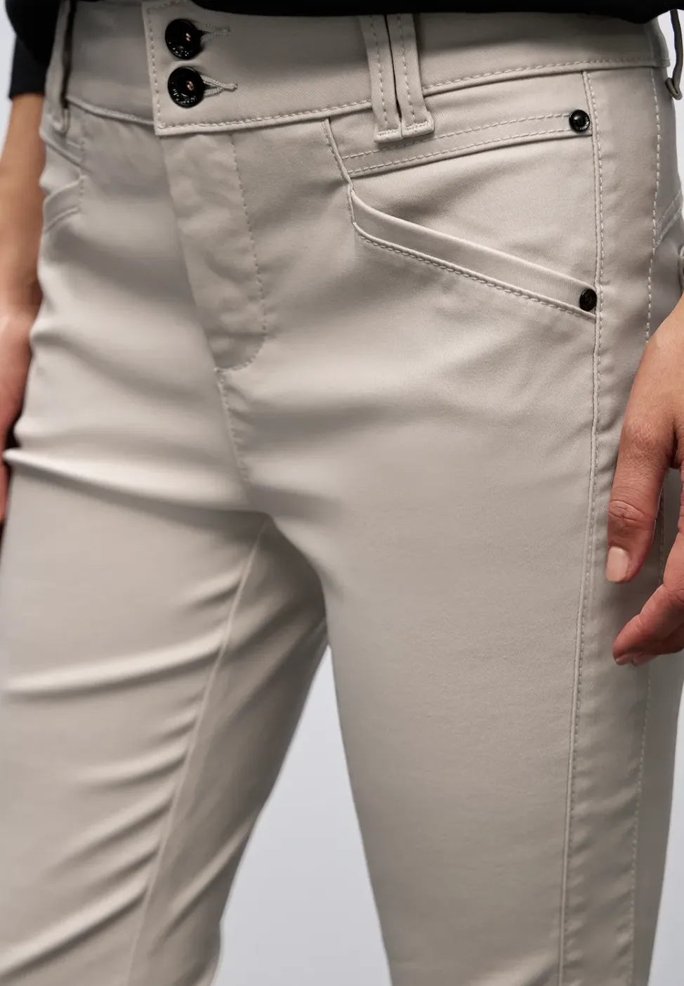 Slim Fit gecoate broek