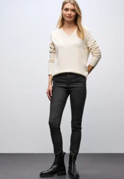 Slim Fit gecoate broek