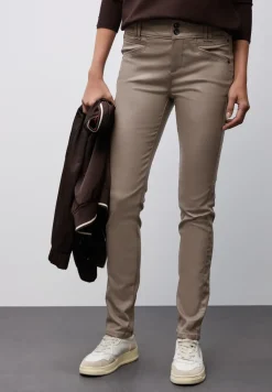 Slim Fit gecoate broek