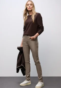 Slim Fit gecoate broek