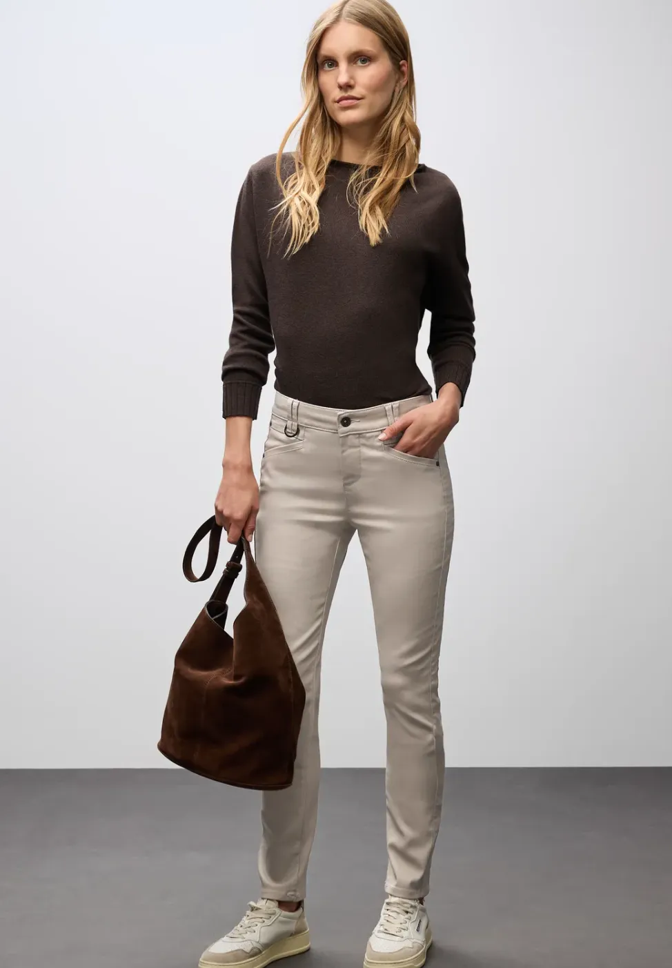 Slim Fit gecoate broek