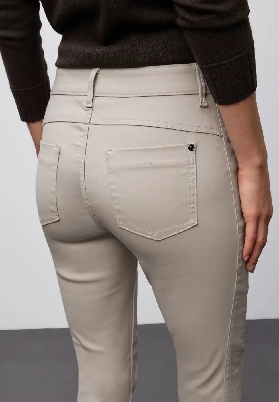 Slim Fit gecoate broek