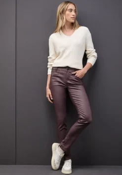 Slim Fit gecoate broek